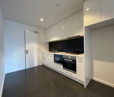MAGNIFICENT ONE BEDROOM WITH STUDY NOOK AND BEAUTIFUL IN HEART OF S... - Photo 2