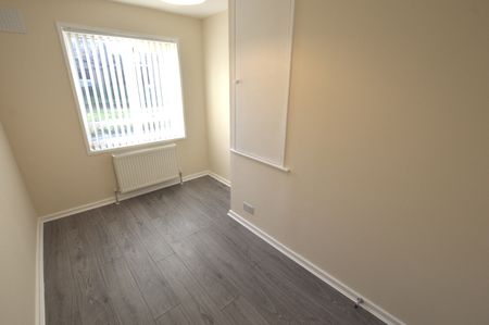 Tithe Barn Way, Woodhouse, Sheffield, S13 - Photo 2