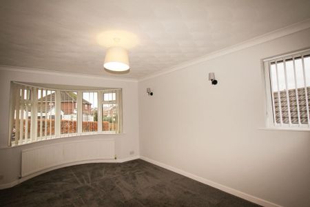 2 bedroom detached bungalow to rent - Photo 3