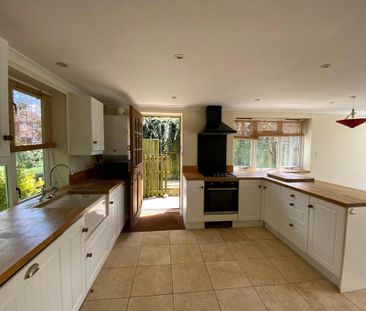2 bedroom end of terrace house to rent - Photo 5