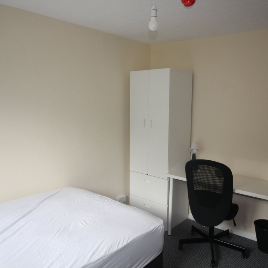 1 bed house / flat share to rent in Bourne Court - Photo 1