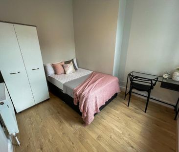 4 bedroom house to rent - Photo 2