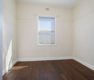 2 Whiteman Street, Waratah NSW 2298 - House For Rent | Domain - Photo 4