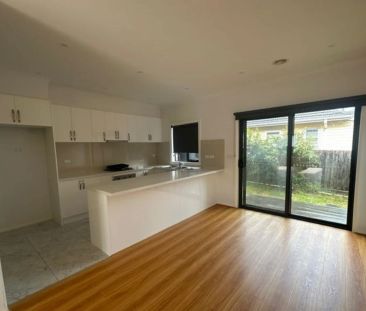 3 bedroom townhouse - Photo 1