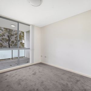 1 bedroom apartment - 25% below market rent - Photo 2