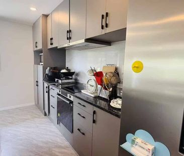 Fully Renovated Home with 3 Bedrooms Upstairs + 2 Large Rumpus Room... - Photo 2