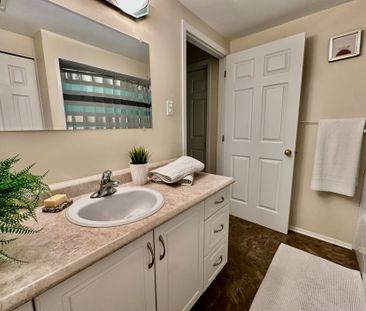 For Lease - 260 Brittany Drive Unit# 200, Manor Park - Cardinal Gle... - Photo 1