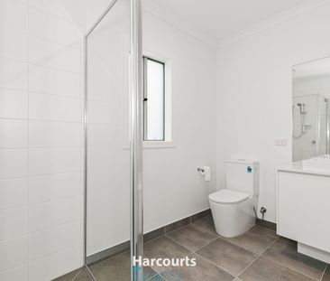 For Rent – Modern Family Home in the Heart of Kalkallo! - Photo 2