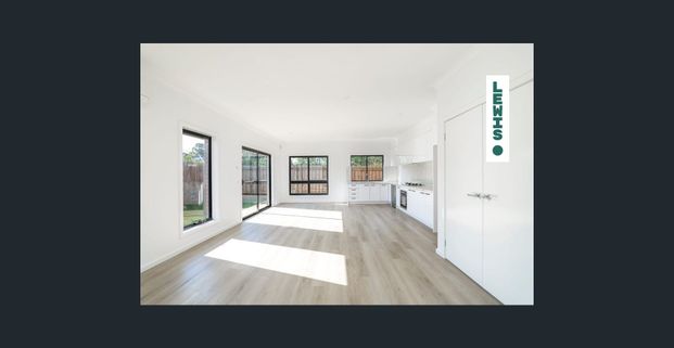 Spacious 2-Bedroom, 2-Bathroom Townhouse with Garage - Photo 1