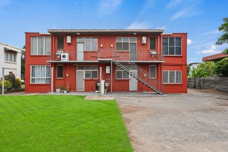 ONLY MINUTES FROM NIGHTCLIFF FORESHORE! - Photo 5