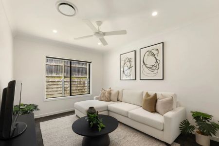 SINGLE LEVEL FAMILY HOME - Photo 5