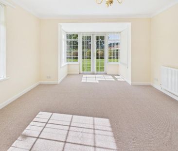 2 bedroom detached bungalow to rent - Photo 2