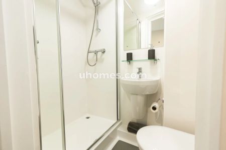 Standard En-Suite (Top Floor) - Photo 4