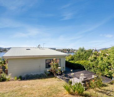 Renovated Family Home with Stunning Marina Views - Photo 3