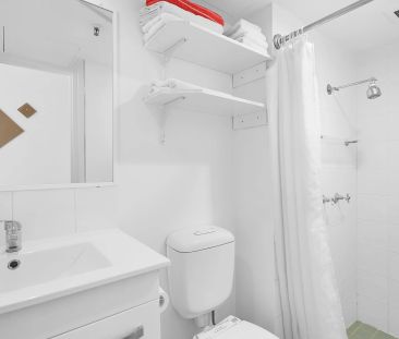 FULLY FURNISHED WITH BALCONY! - Photo 1