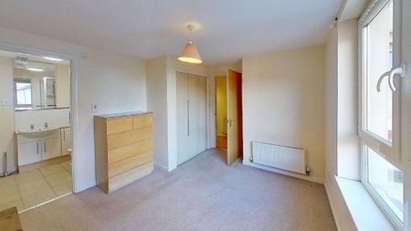 2 bedroom flat to rent - Photo 5