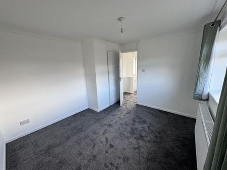 2 bedroom semi-detached house to rent - Photo 3