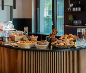 Business Single - Photo 1