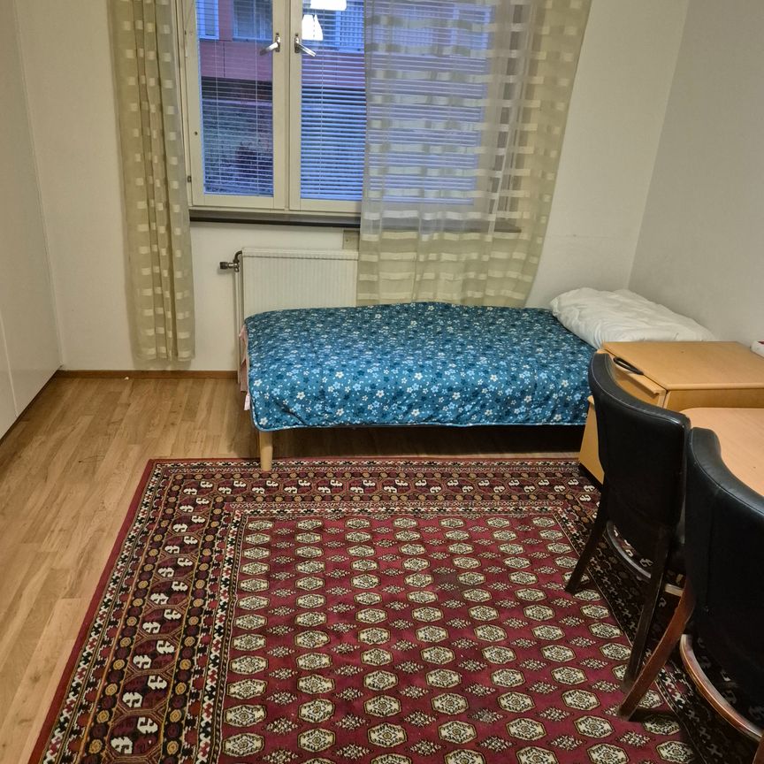 Gränsholmsbacken, Skärholmen - Photo 1