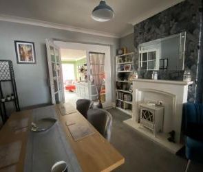 3 bedroom semi-detached house to rent - Photo 4