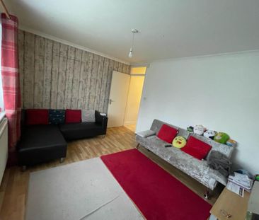 Price £1,450 pcm - Available 22/12/2025 - Furnished - Photo 2