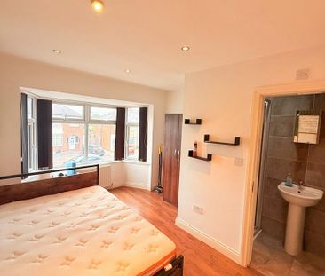 1 bedroom in a house share to rent - Photo 1