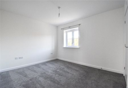 A brand new 3 bedroom house situated in this highly sought within a short distance to the town centre. GCH. Allocated parking space. Unfurnished. - Photo 3