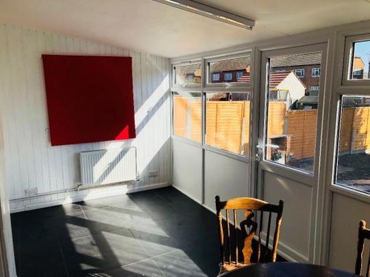 1 bedroom in a house share to rent - Photo 1