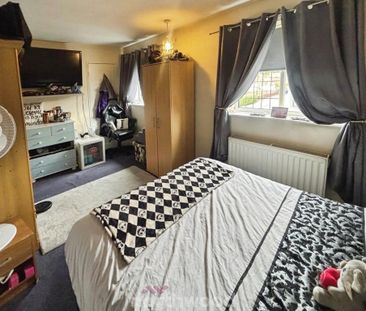 2 bedroom semi-detached house to rent - Photo 5