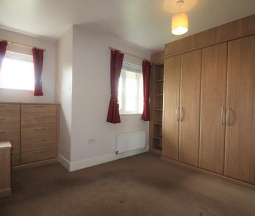 2 bed flat to rent in Russell Walk, Exeter, EX2 - Photo 3