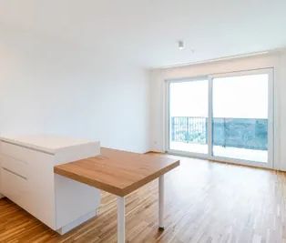 All inclusive mit Riesenbalkon!!! Strom, Heizung, Fitnessraum, Internet + TV und Concierge inklusive! - Photo 2