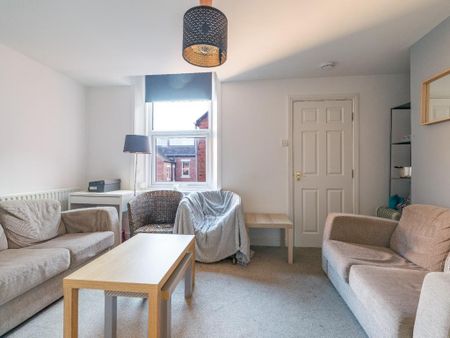 6 bedroom semi-detached house to rent - Photo 2