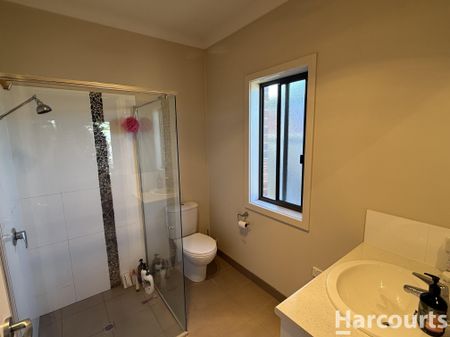 Stylish Family Home - Photo 4