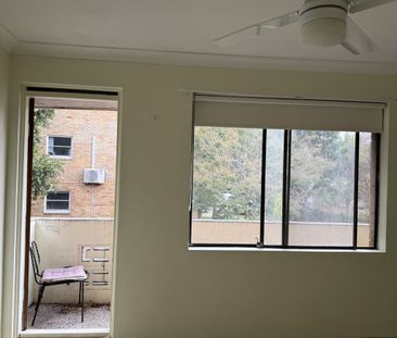 Split Level Unit - well appointed - Photo 1