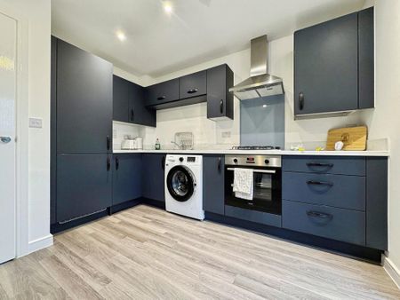 2 bedroom semi-detached house to rent - Photo 5