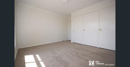 3-Bedroom Home, Walking Distance to Mudgee CBD - Photo 2