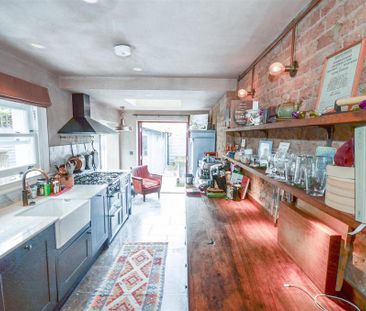 2 bedroom end of terrace house to rent - Photo 5