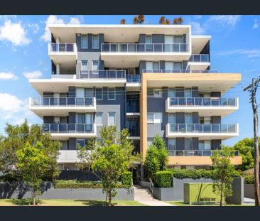 Conveniently located modern 2 bedroom apartment - Photo 1