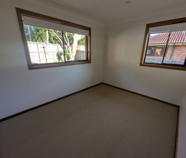 Neat Villa in a Quiet Complex - Photo 4