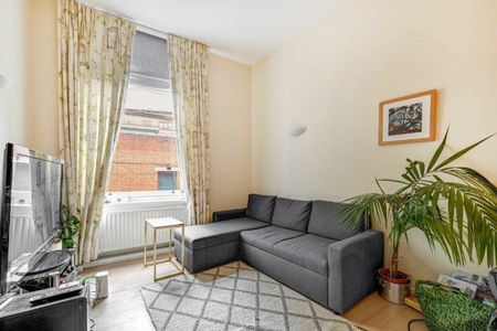 West Smithfield, Farringdon, EC1A - Photo 4