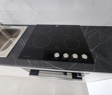 Recently Built, Fully Equipped Granny Flat with Lock-Up Garage! - Photo 3