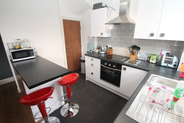 3 Bed - 11 Pennington Street, Woodhouse, Leeds - LS6 2JP - Student - Photo 1