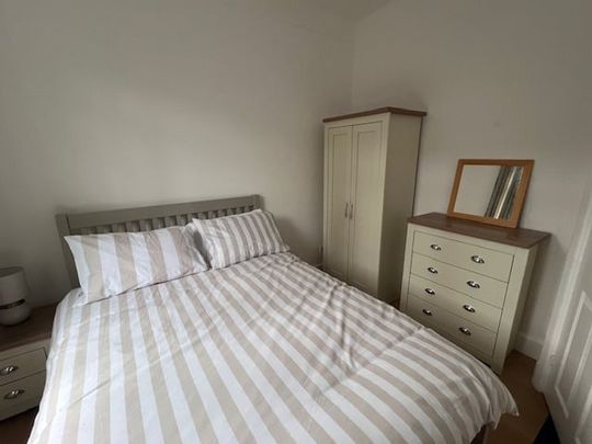 2 Bed Flat, Hamlet Gardens, W6 - Photo 1