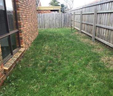 Spacious 2 bedroom unit - Photo 4