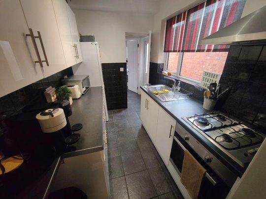 Mixed use to rent - Photo 1