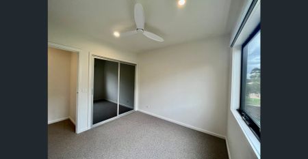 Modern Townhouse for Lease in Burwood East - Photo 5