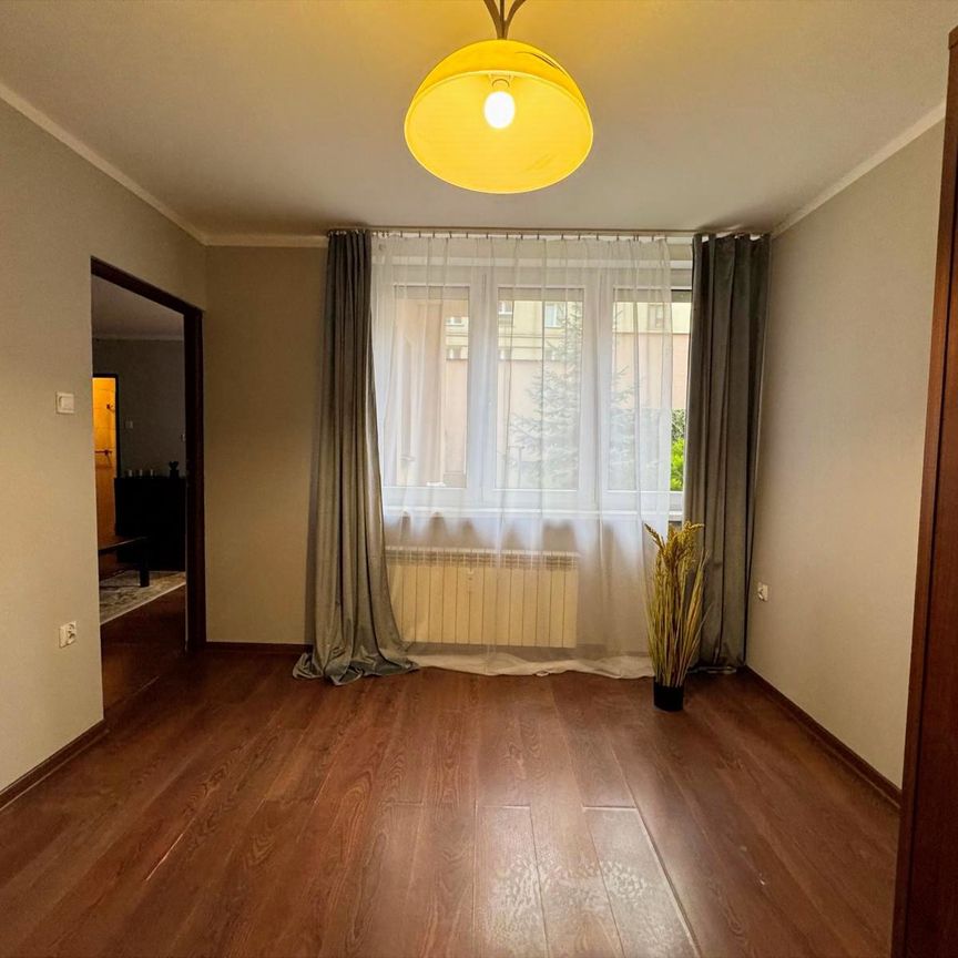 Śródmieście, cisza i komunikacja miejska - Photo 1