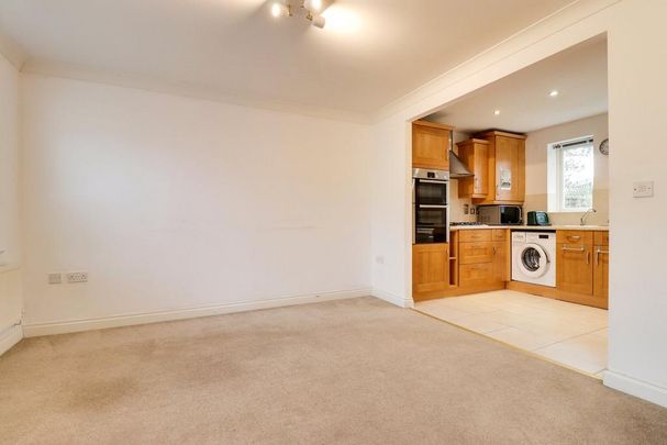 4 bedroom detached house to rent - Photo 1