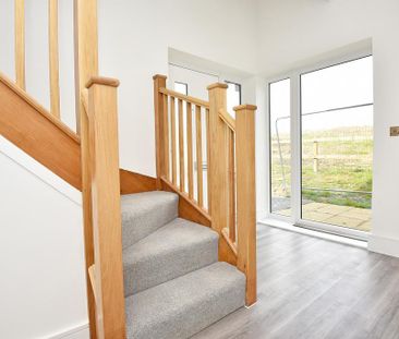 4 bedroom semi-detached house to rent - Photo 1