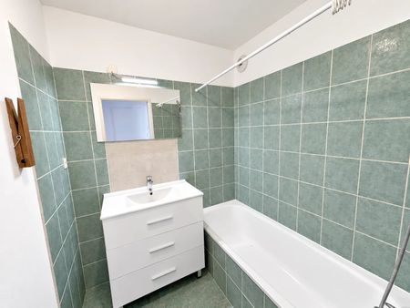 Location Appartement 2 pièces 48m² THONON LES BAINS 74200 - Photo 5